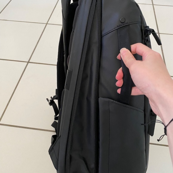 17L Nomatic Backpack - brand new - Picture 2 of 13